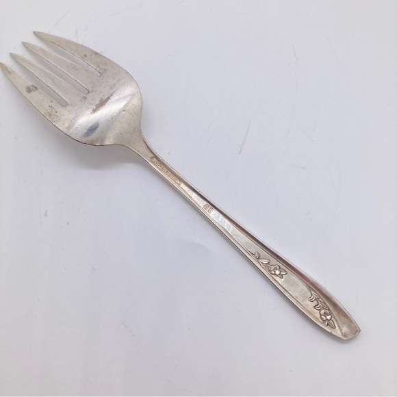 WM Rogers International Silver Serving Fork ~8” Floral Design - Picture 2 of 6
